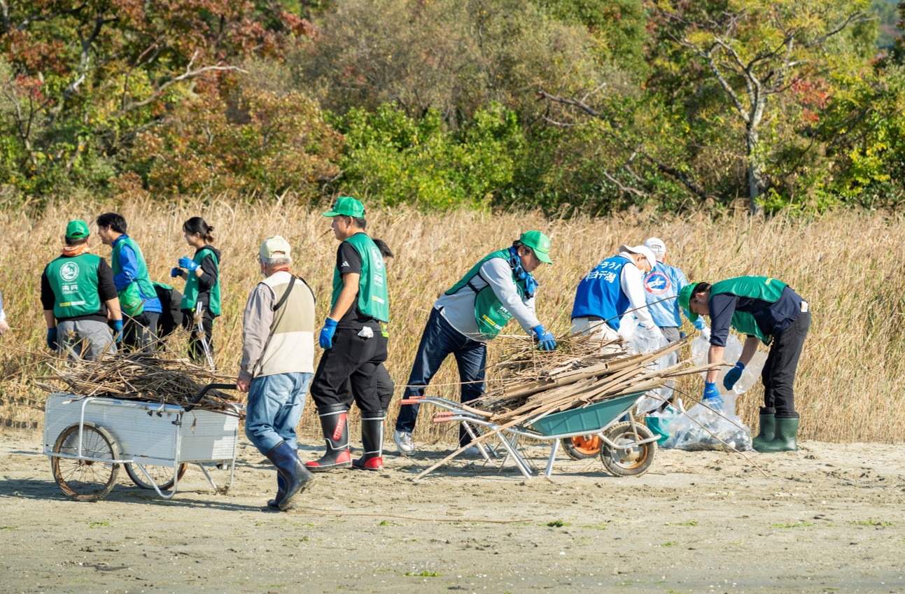 和白干潟クリーン作戦開始