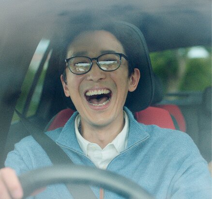 みんなの新しい毎日が、走りだしてる。夏も冬も、これ一本。次世代オールシーズンタイヤ