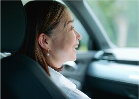 みんなの新しい毎日が、走りだしてる。夏も冬も、これ一本。次世代オールシーズンタイヤ