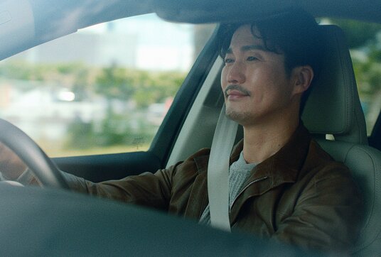 みんなの新しい毎日が、走りだしてる。夏も冬も、これ一本。次世代オールシーズンタイヤ